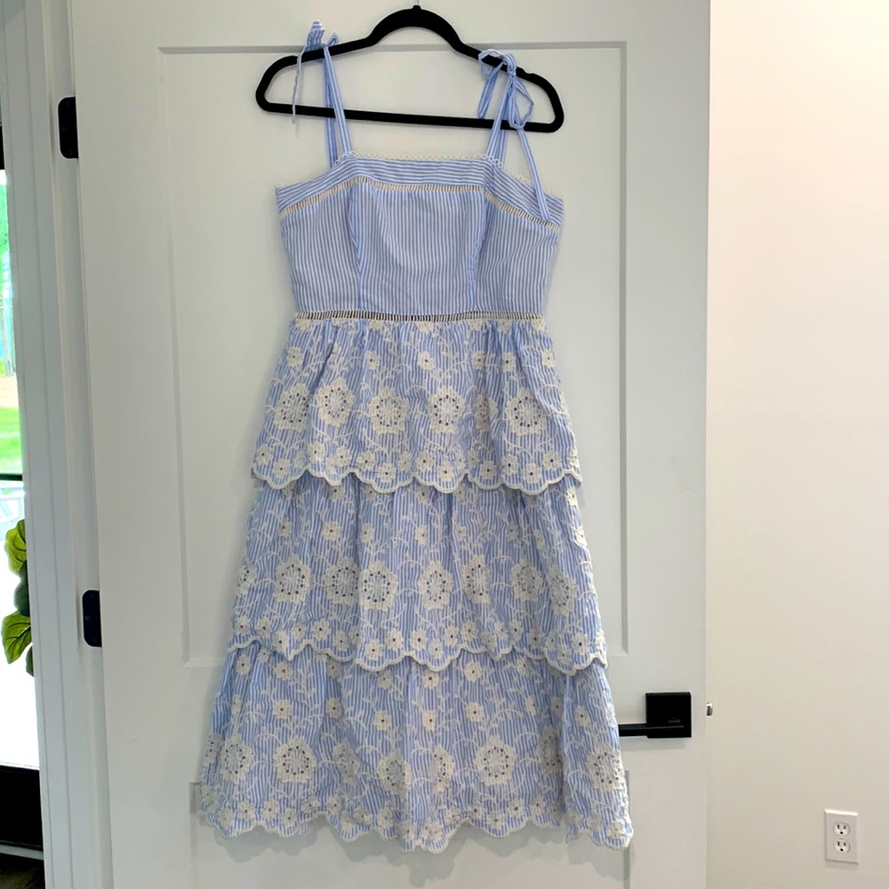 Beautiful tiered dress. Great for a wedding!